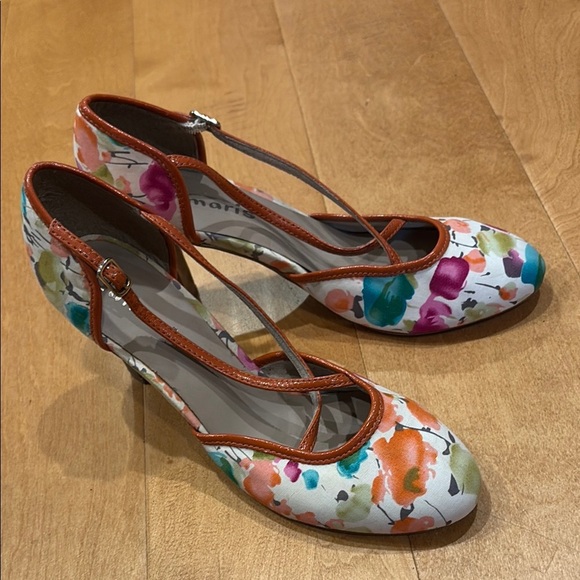 Tamaris  floral fabric d’orsay pumps shoes sz 40 9-9.5 - Picture 1 of 8